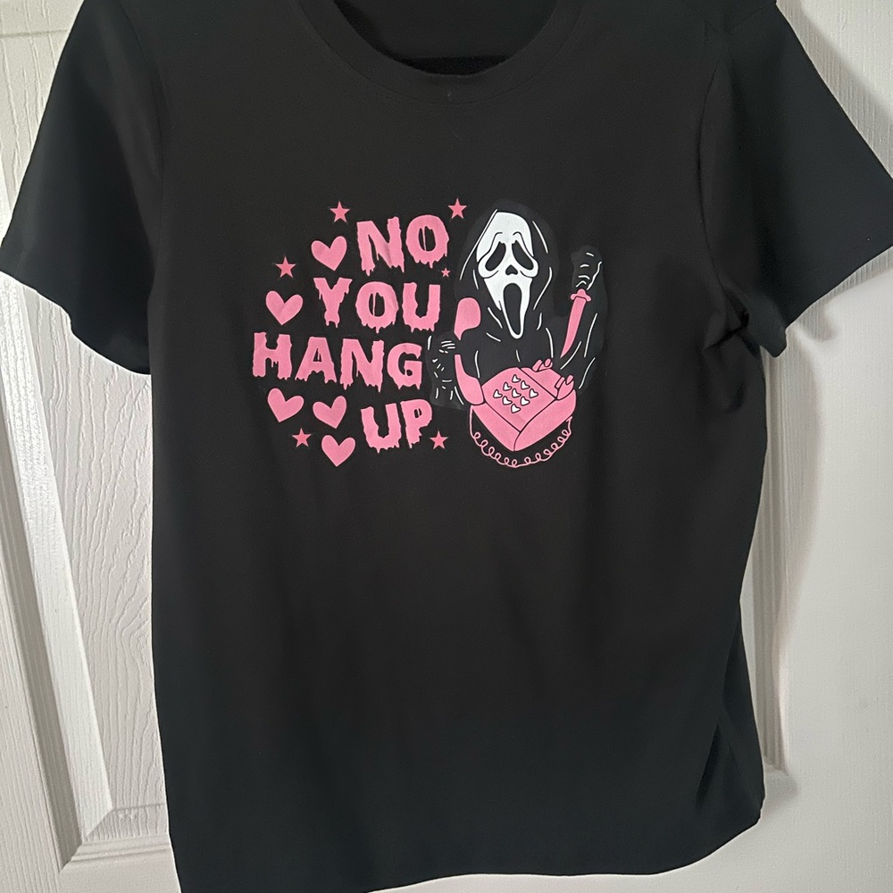 SHEIN Black and Pink Graphic Short Sleeve Tee